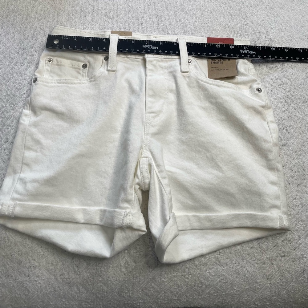 Levi's White‎ Denim Shorts with Mid Waist~ Size W 27 **NWT~ Summertime - Picture 12 of 12